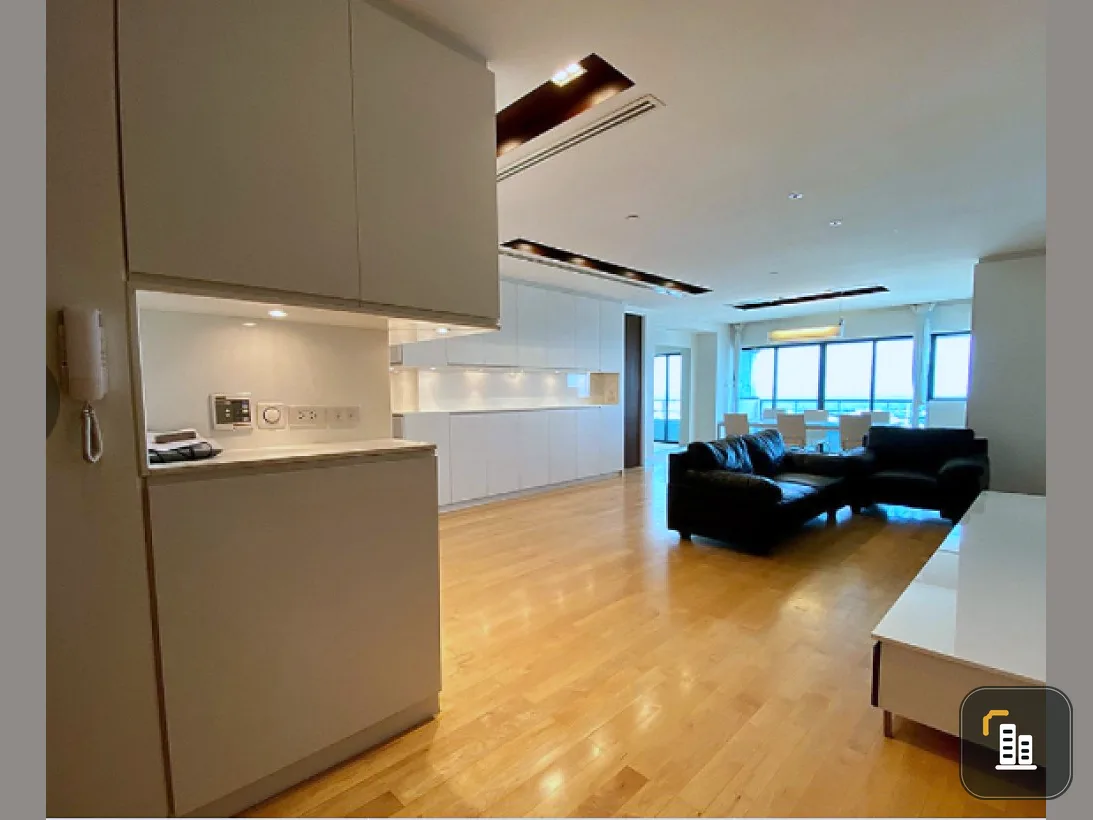 Condo Sathorn Gardens for sale, fully furnished, high floor, good view, come first come first served.