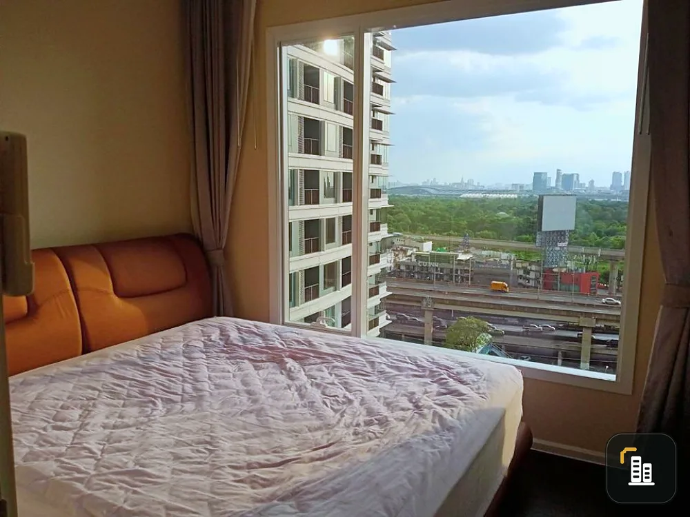 Urgent for rent !! Condo The St. Residences, Chatuchak Park view. Well built-in furniture, don't miss it !!