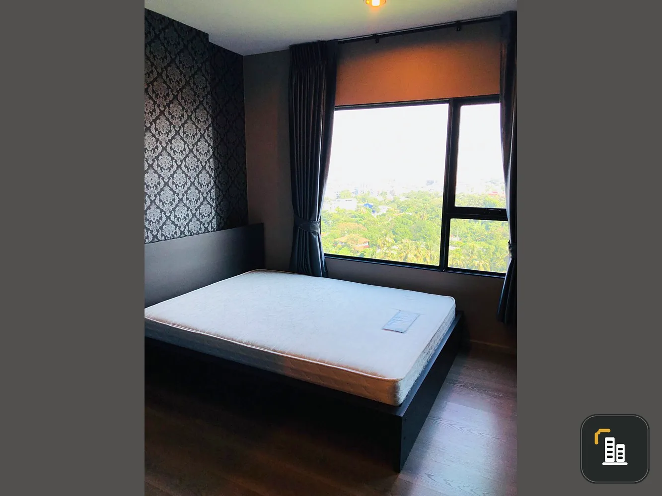 Urgent sale !! Aspire Sathorn-Taksin, good location, convenient transportation, full furniture, book now !!
