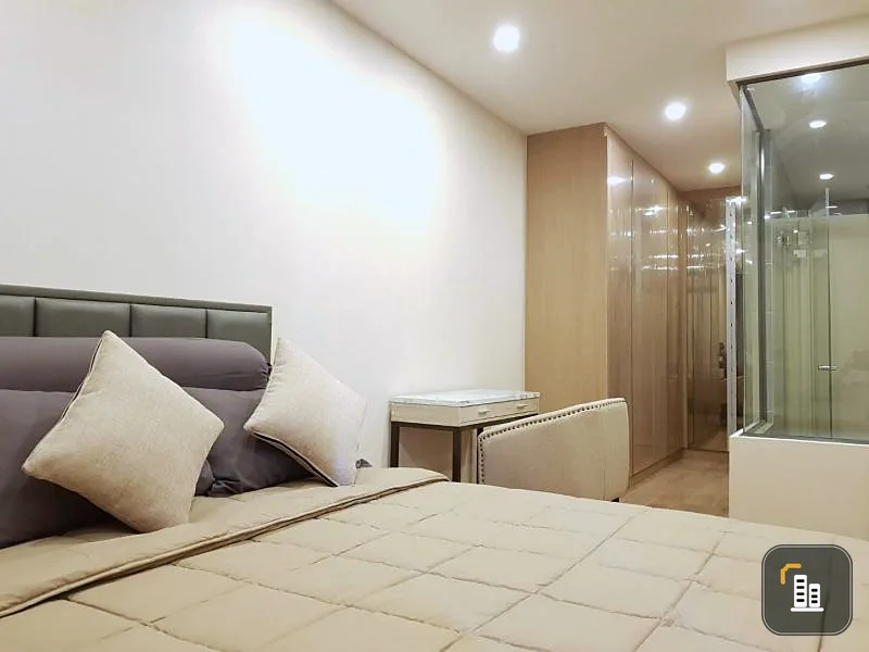 Condo for rent, Q Chidlom, Phetchaburi, city view, no block view, simple decoration Warm tones, comfortable eyes. If interested, hurry up.