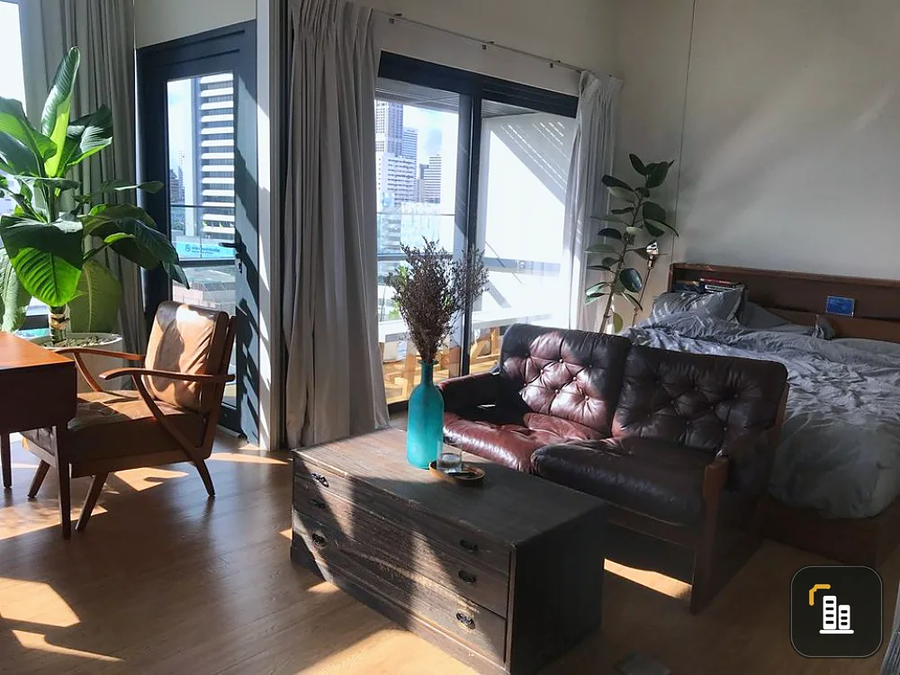 Give me a shot. Urgent !! Condo Circle 2 Living Prototype, corner room, good location, vintage style decoration, don't miss !!
