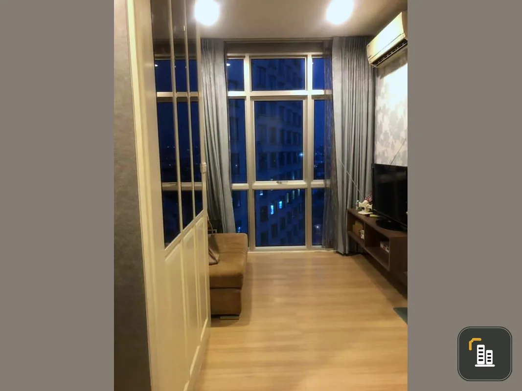 Condo for rent, Chewathai Ratchaprarop, decorated with wallpaper, fully furnished, you can move in.