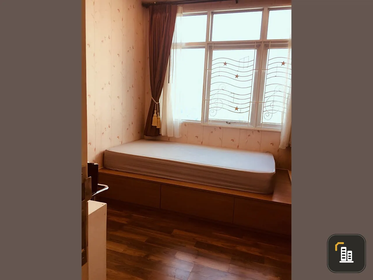 Quick sale!! Condo Chewathai Ratchaprarop, high floor, city view, fully furnished. Ready to move in immediately, book now!!