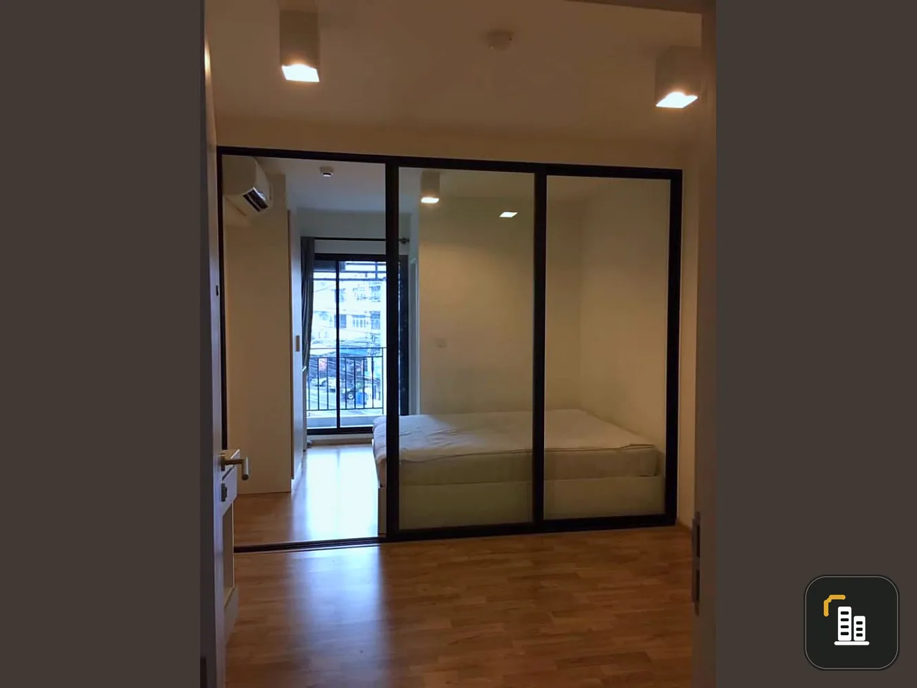 Urgent sale !! Condo The Cabana Modern Resort Condominium, good location, convenient transportation, book now!!