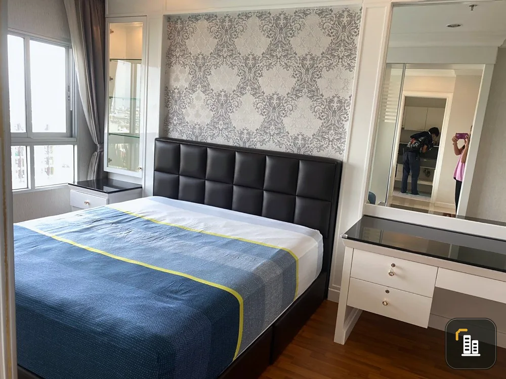Condo for sale, Q House Sathorn, 10th floor, beautiful room, never rented. everything is complete Plus a good price for your heart. Book now. Hurry up.