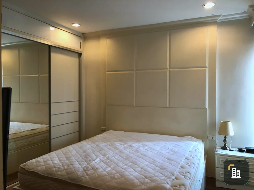 Condo for sale, Q House Sathorn, 14th floor, city view, beautiful room, everything is complete, buy it, it's worth it. Urgent.