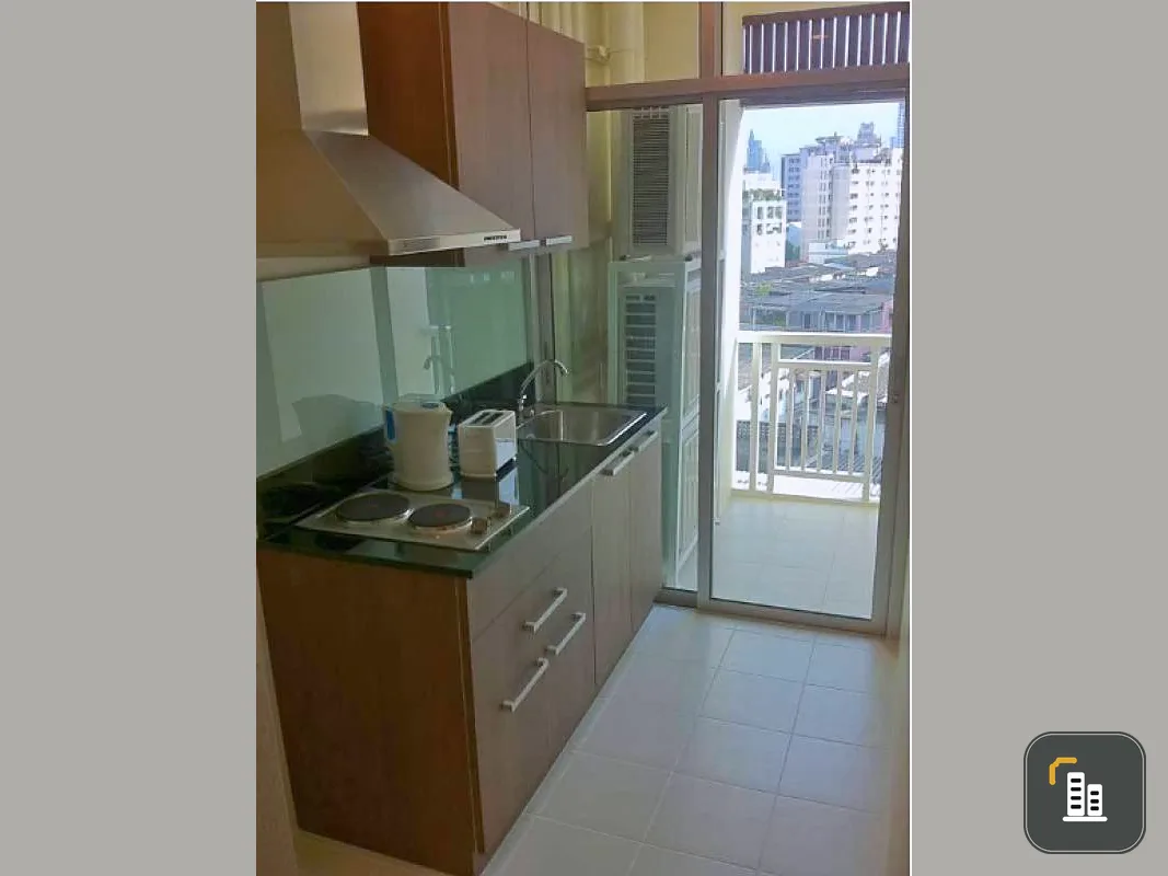 For sale, cheap, Chewathai Ratchaprarop condo, 2 bedrooms, 1 bathroom, furnished, ready to move in. Hurry up.