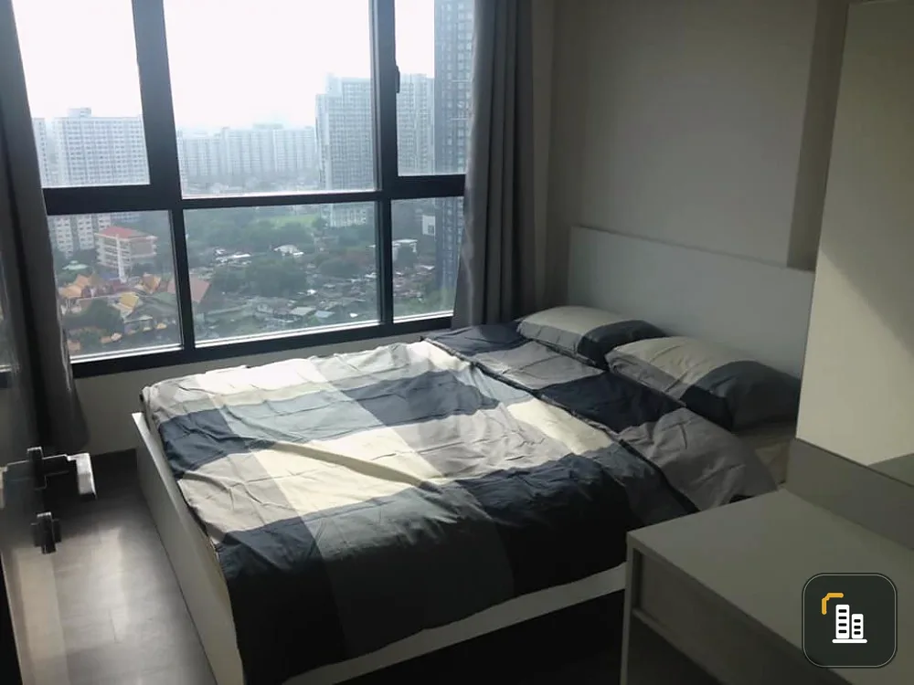 Condo for rent, The Base Park West, 26th floor, pool view. Near BTS On Nut, convenient to travel, don't wait.