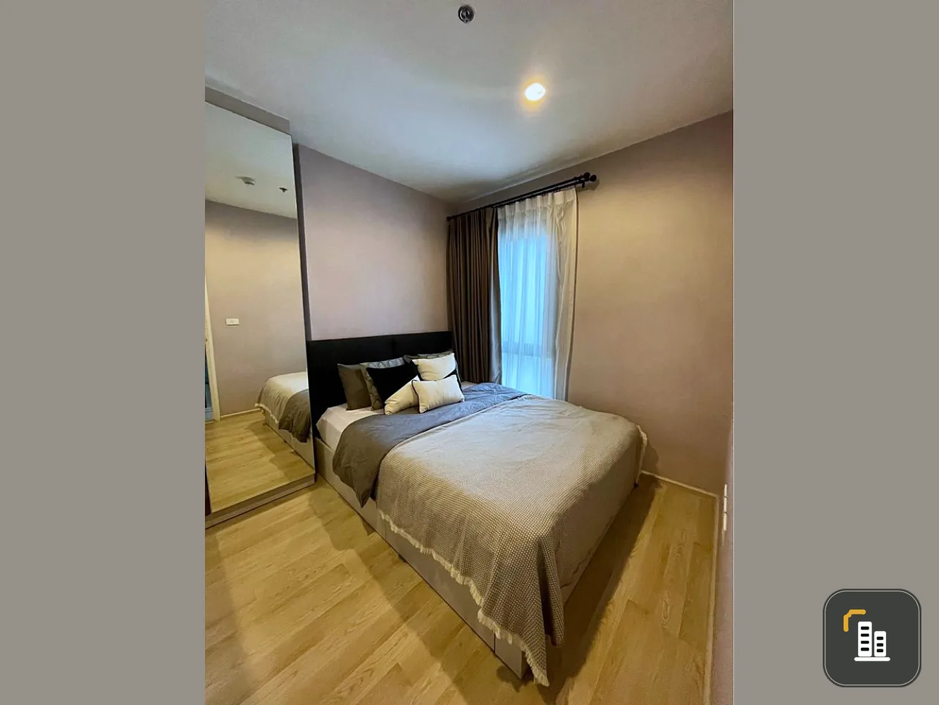 Sell / rent Condo Centric Ratchada-Huay Kwang, convenient transportation, clean room, ready to move in. Don't miss it.