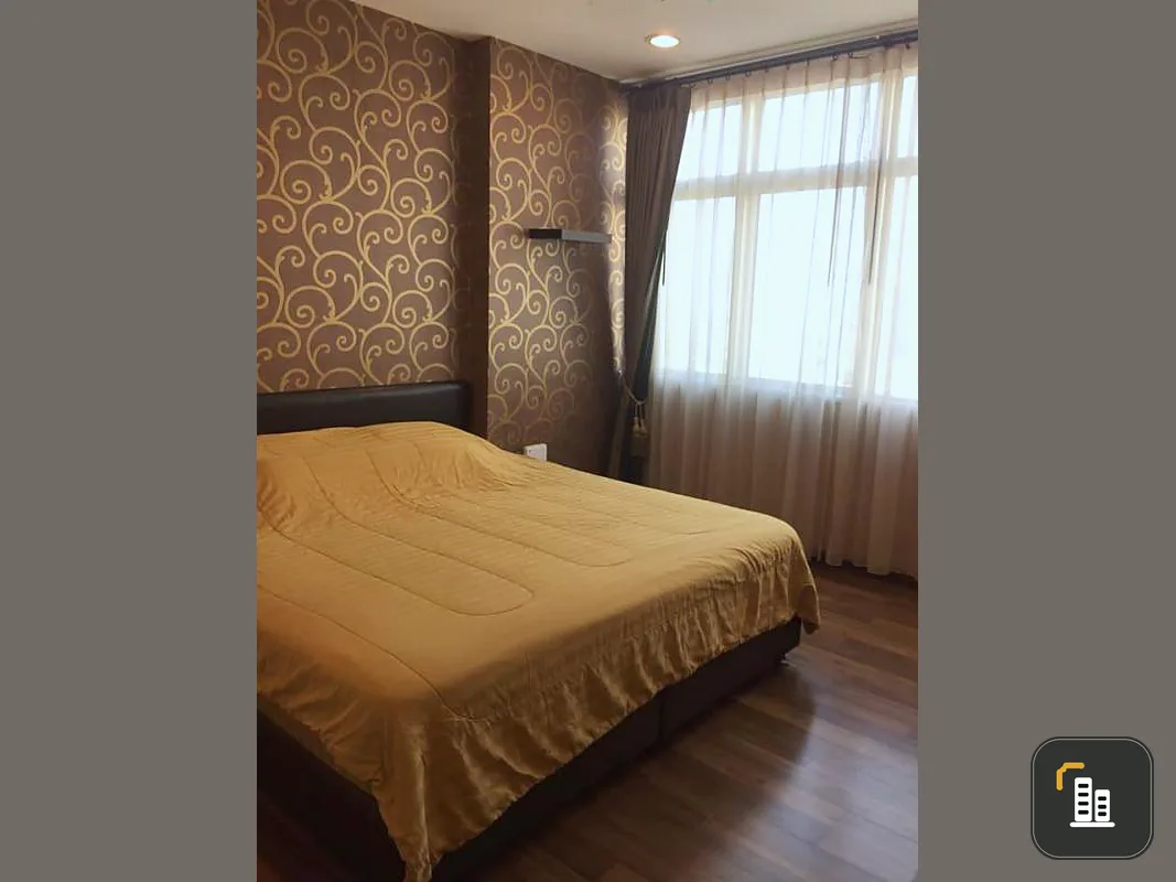 Chewathai Ratchaprarop for sale, the hottest condo, the best location, 2 bedrooms, fully furnished, hurry up to be the new owner.
