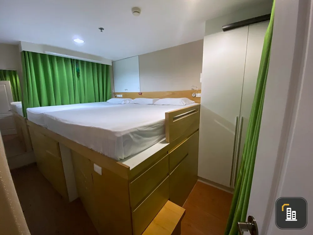 Condo for sale, Belle Grand Rama 9, corner room, no building blocking it. Fully furnished, ready to move in. Must be this room!!
