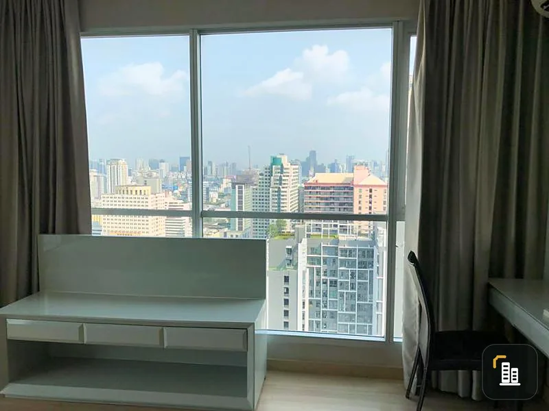 For rent, The Address Phayathai, 32nd floor, beautiful view, fully furnished, ready to move in. Don't miss it.