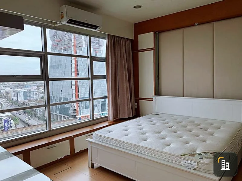 It has arrived. Worthy room. Fully furnished. BTS view. Rent now. Baan Klang Krung Siam Pathumwan. You can move in.