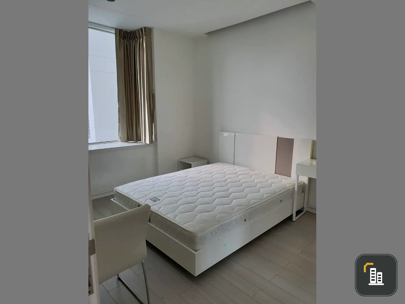 Condo for sale, T.C. Green, easy to travel anywhere, near the train station, fully furnished, ready to move in !!