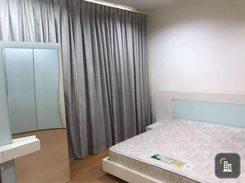 For rent Baan Klang Krung Siam-Pathumwan. The most beautiful room Decorated with white tone control, 1 bed, fully furnished, hurry up to reserve.