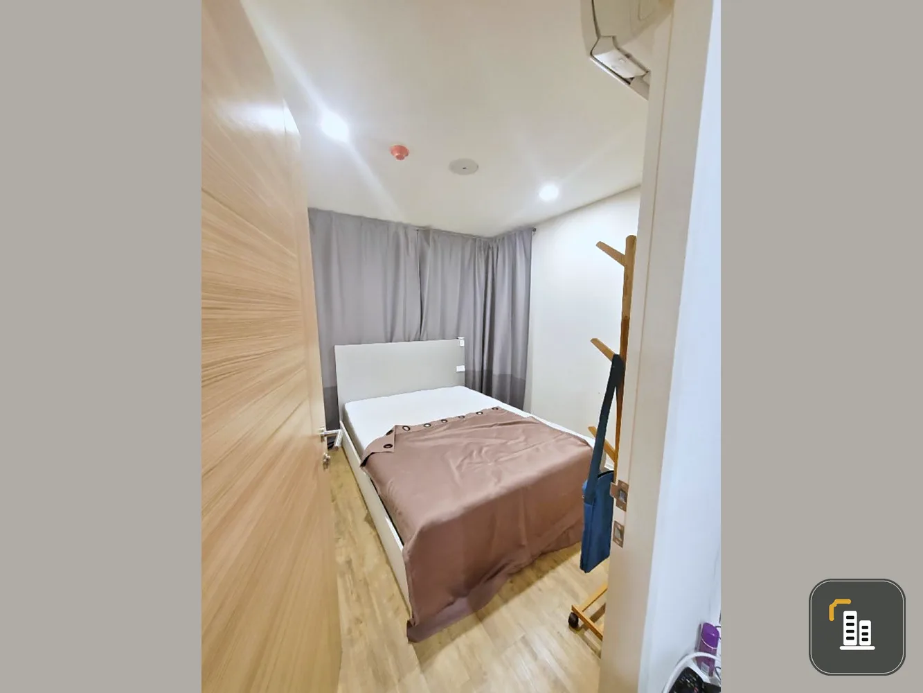 Sale / Rent Condo H2 Glow, clean room, beautiful furniture, very nice, great location, near the mall. Hurry up to reserve.