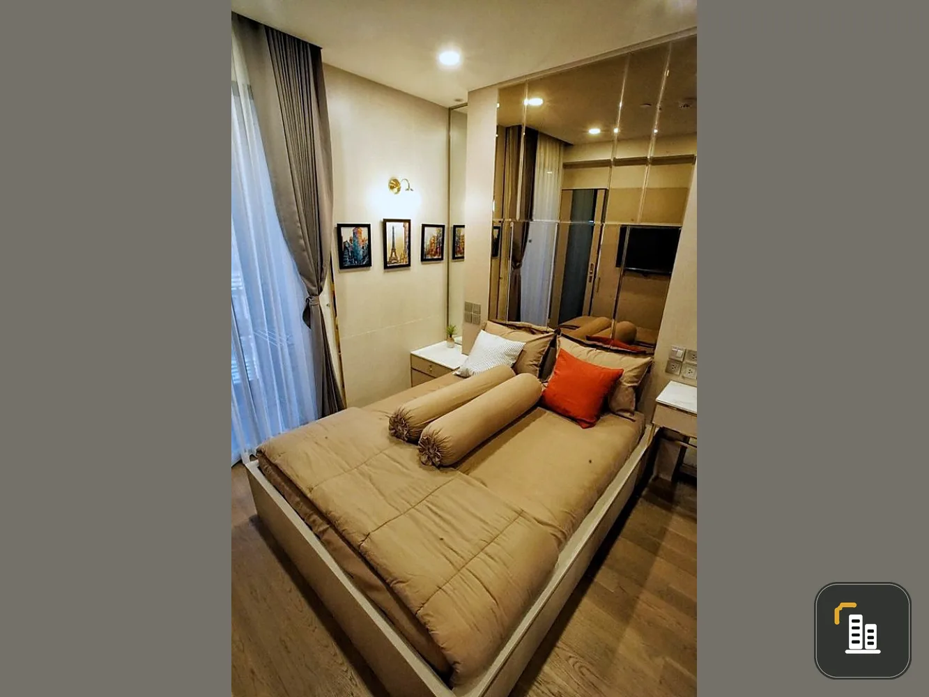 For rent Ashton Chula-Silom, very beautiful and luxurious. stone pattern wall Premium furniture in the whole room. Book now.
