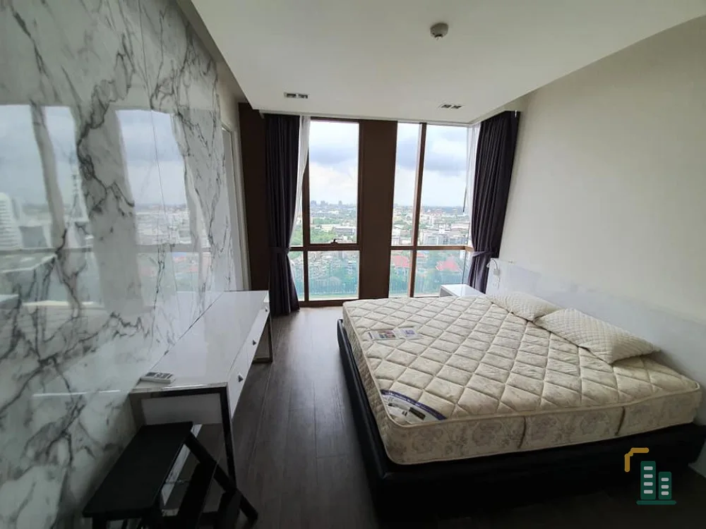 For rent urgently!! Condo The Loft Ekamai, fully furnished. Next to Ekkamai BTS Station, don't miss it!!