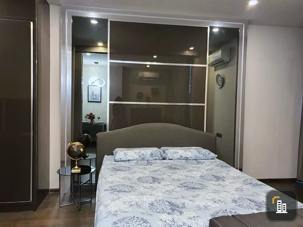 For rent Ideo Q Siam-Ratchathewi, beautiful room, 1 bedroom, fully furnished, built-in. I need this room Don't miss it