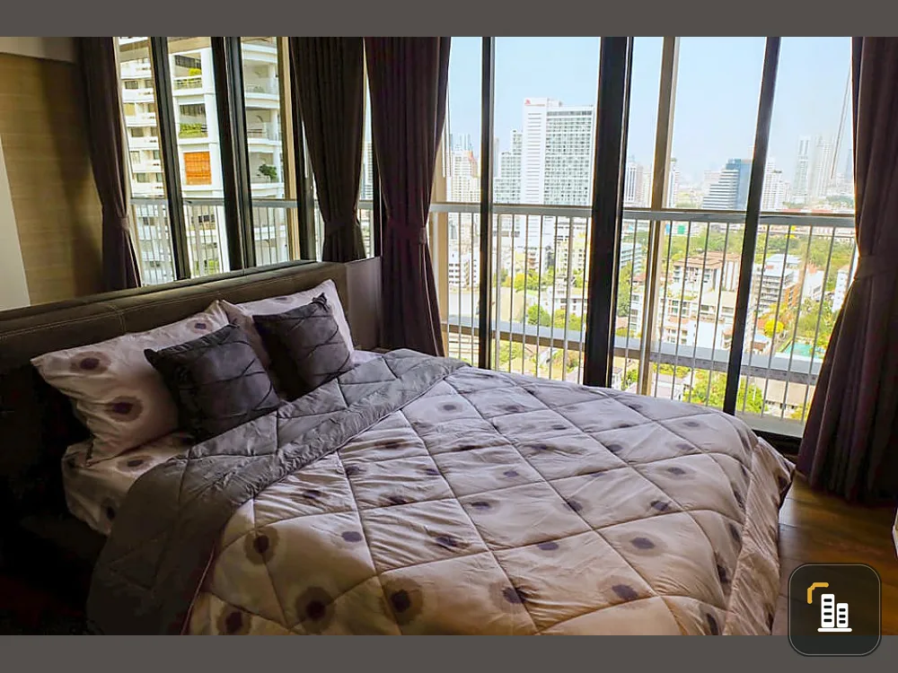 For rent urgently!! Condo Park 24 in the heart of the city, near BTS Phrom Phong, don't miss it!!