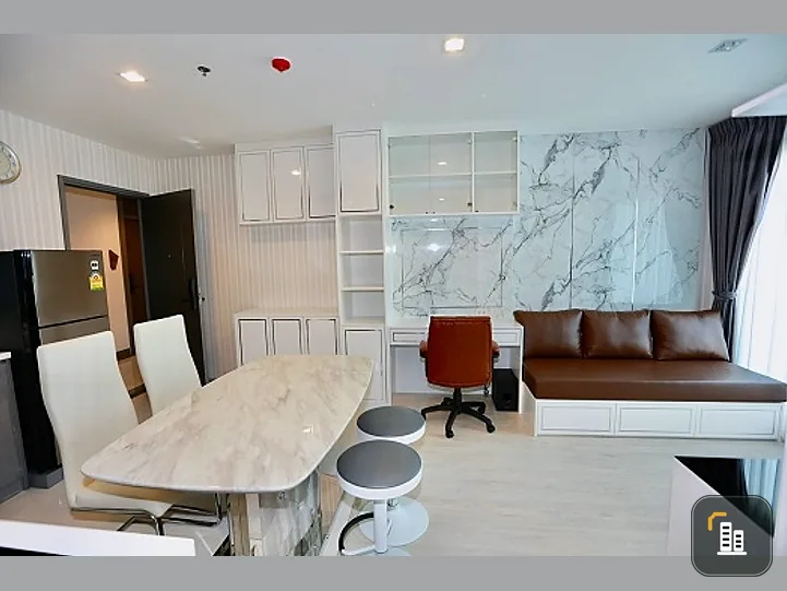 This room is so beautiful. Middle floor. Clear view. Very good condition. Marble pattern wall is here. Hurry up.