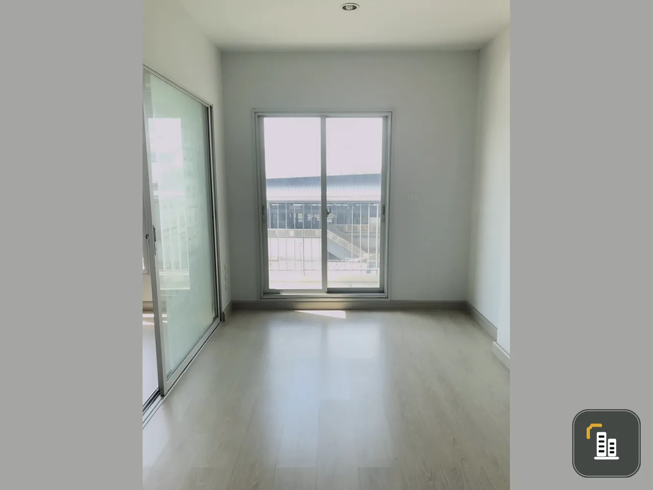 Sell The Parkland Petchkasem, empty room, good location, convenient transportation, don't wait.