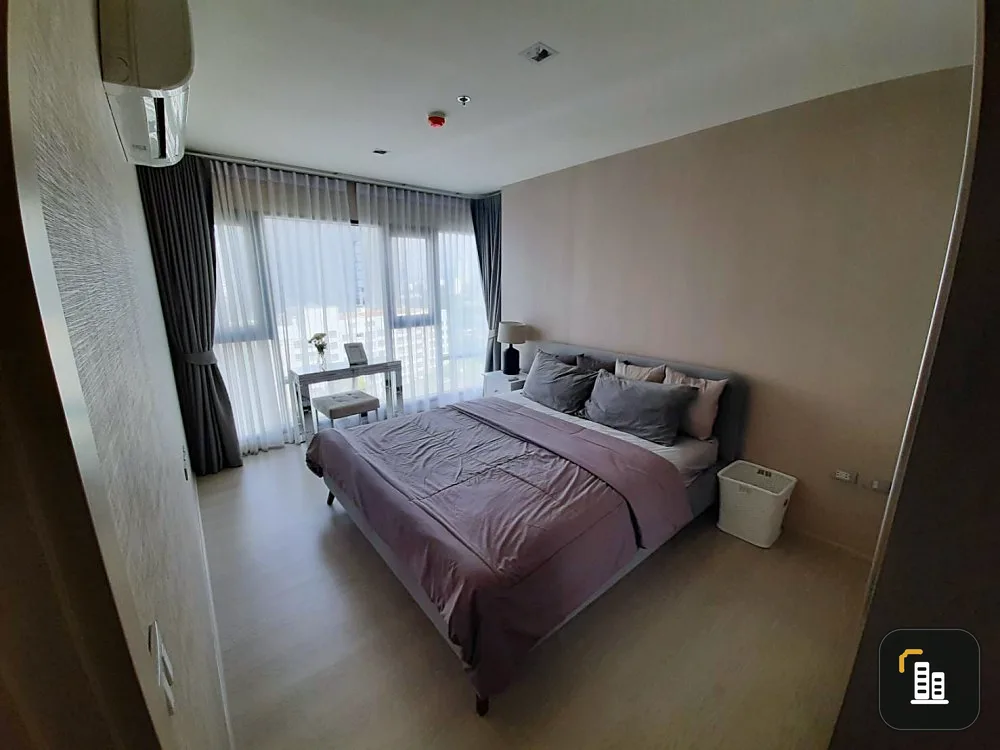 For rent urgently!! Condo Rhythm Sukhumvit 36-38, pool view, in the heart of the city, near BTS Thonglor, don't miss it!!