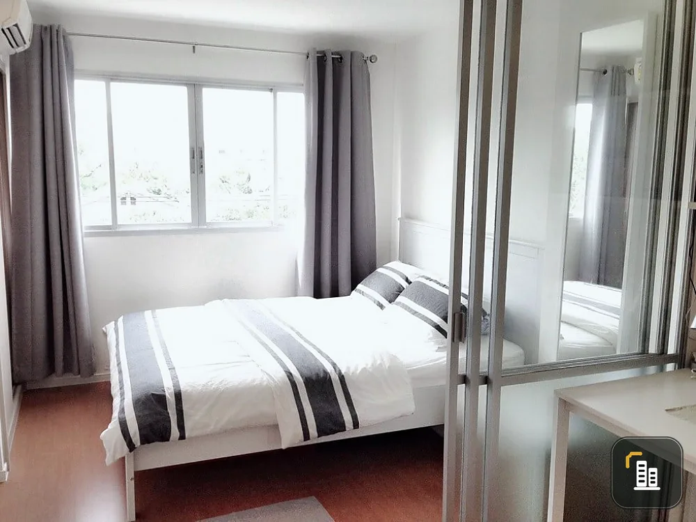 Selling Lumpini Condo Town Ramintra, Lat Pla Khao, corner room, good location, quality furniture, don't miss it.