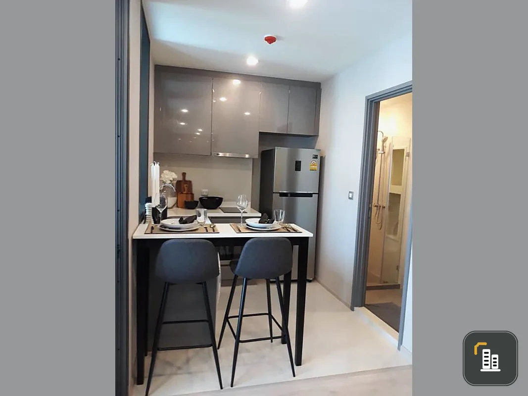 It has arrived. Condo on the 22nd floor, almost the top of the building, beautiful king power view, cool breeze, released for sale. Rhythm rangnam !!