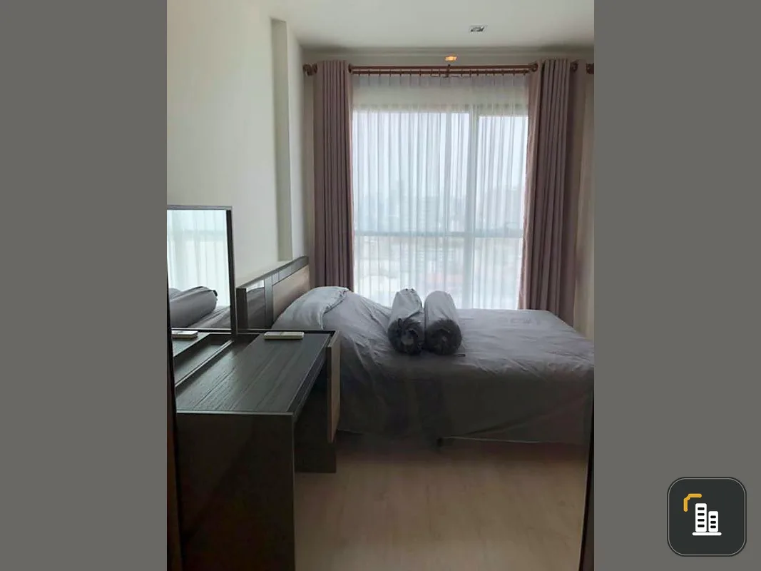 Condo for rent Rhythm, Soi Rangnam, electrical appliances fully furnished I can carry my bag in.