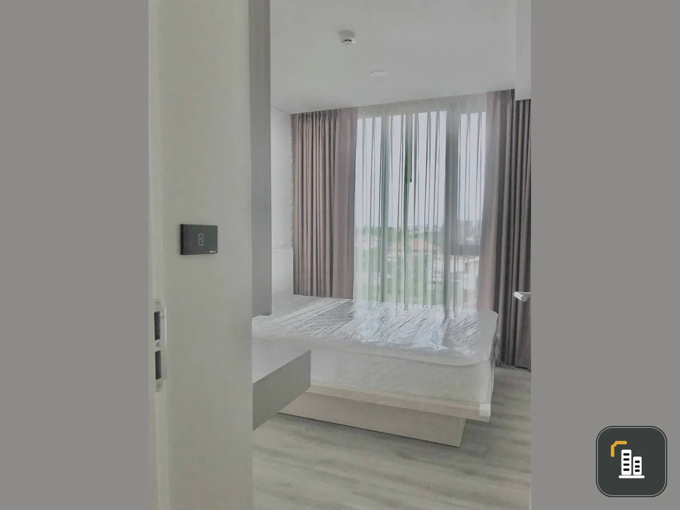 Sell/Rent The Urban Attitude Condo, Bearing 14, corner room, convenient transportation, ready to book, don't wait.