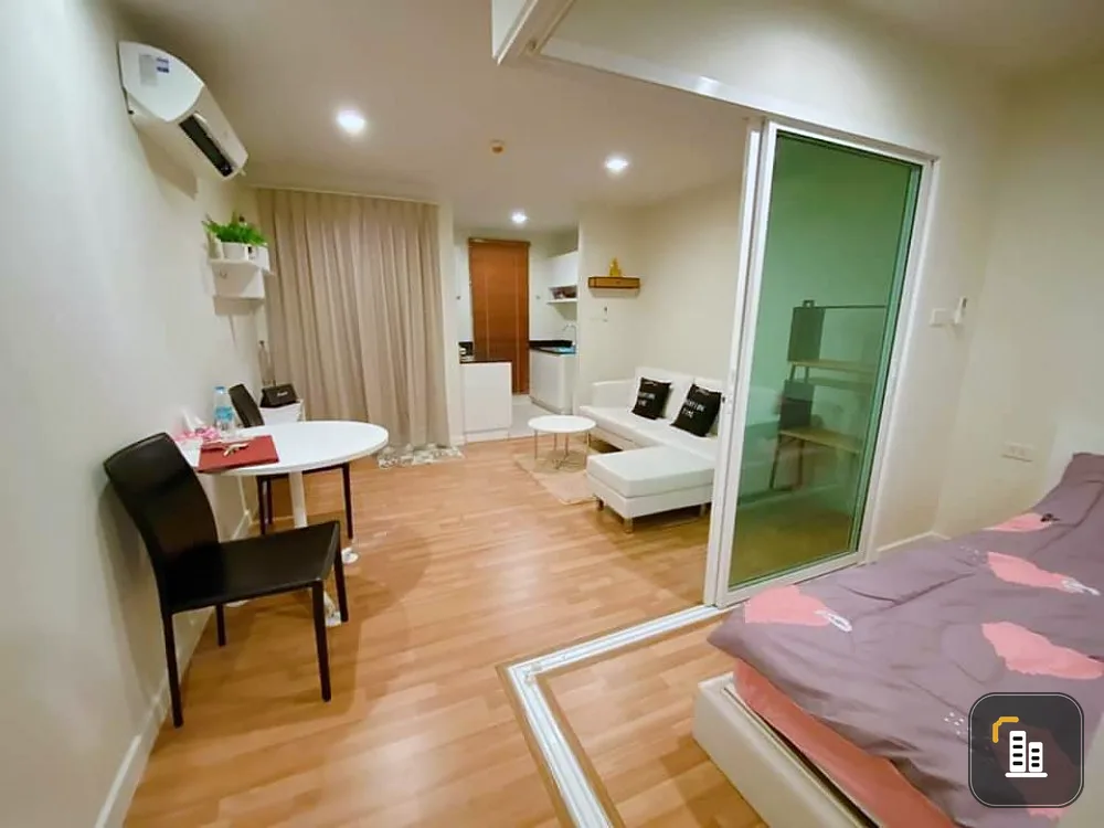 We Condo for sale, good location, near shopping areas, very ready, hurry