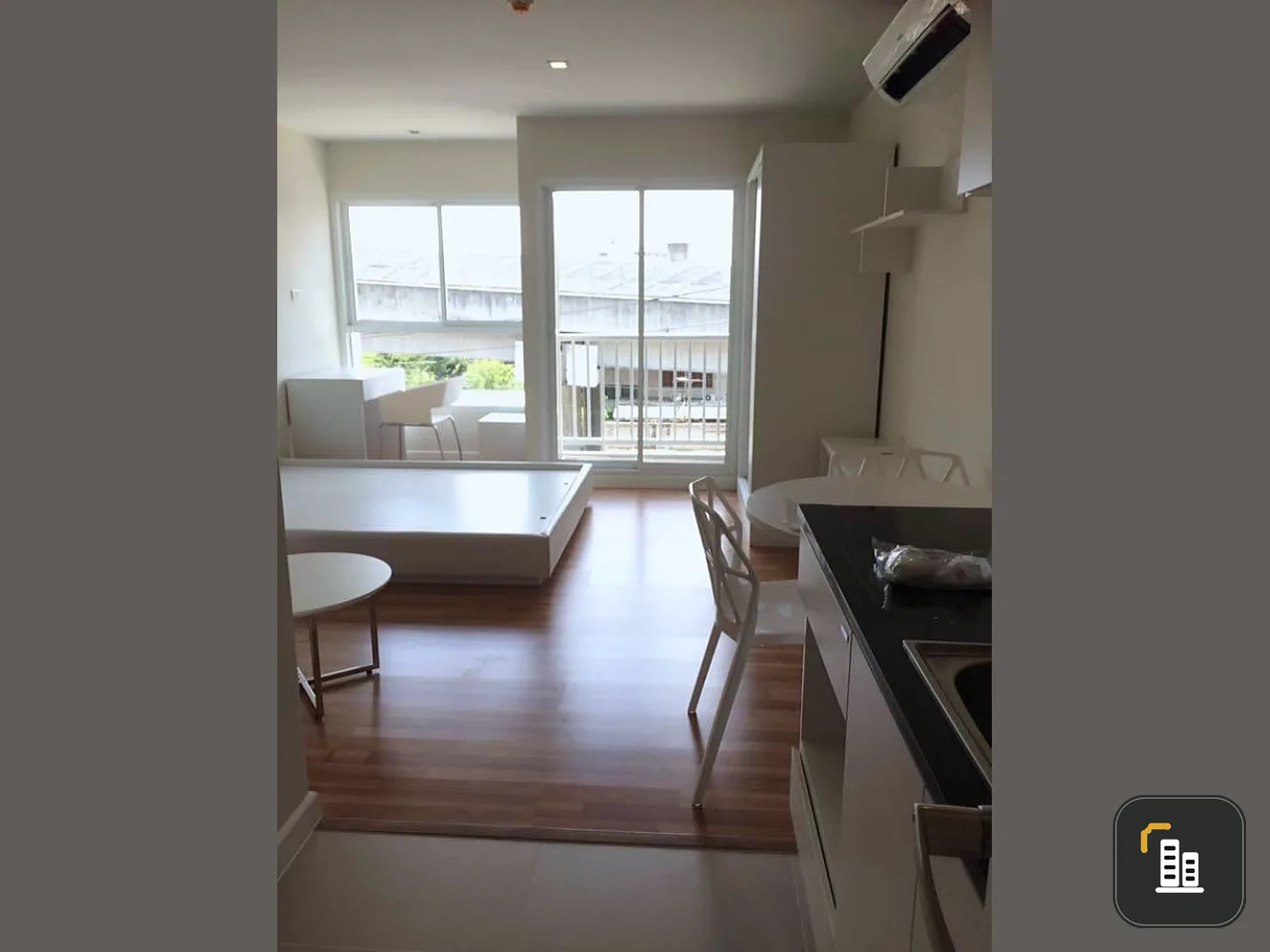We Condo for sale, fully furnished, good location, near shopping center Hurry up and become the owner!!