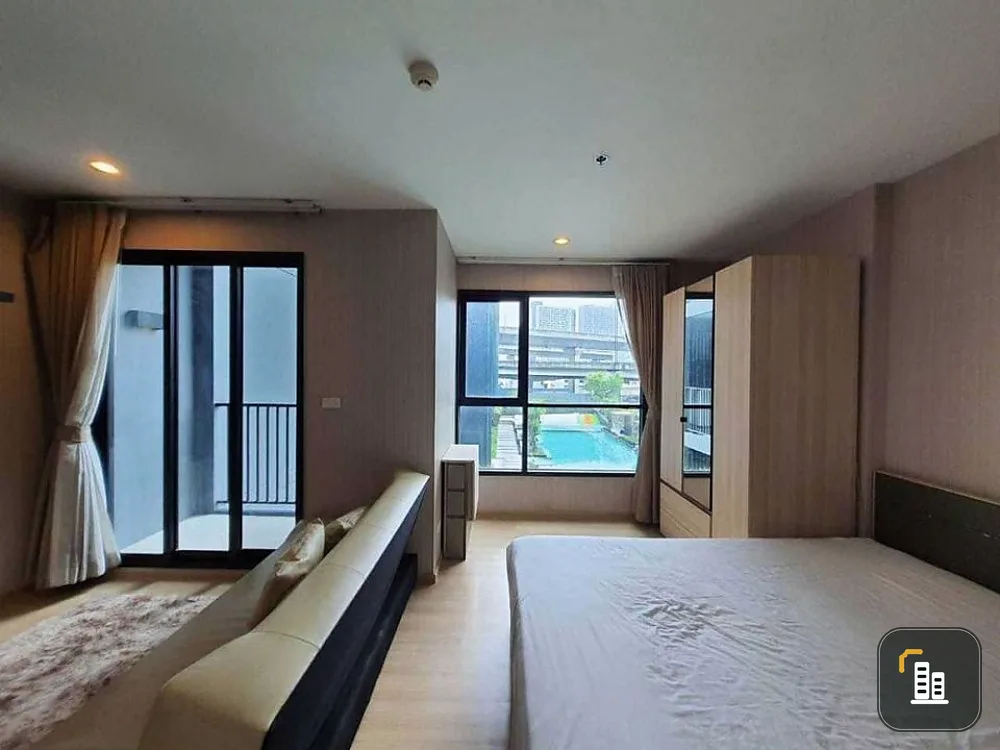 For rent, The Base Rama 9 - Ramkhamhaeng, beautiful room, clean, very comfortable, kitchen block, pool view, must be this room.