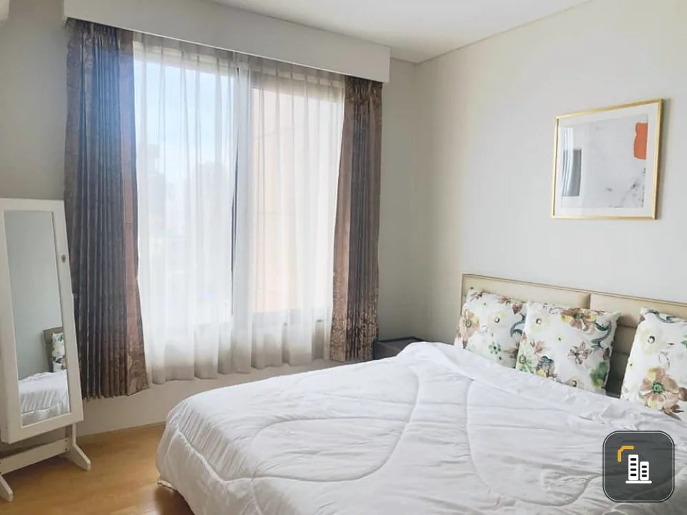 For rent Villa Asoke, this room is super new. very wide inside full living space The atmosphere is great. Book now. Hurry up.