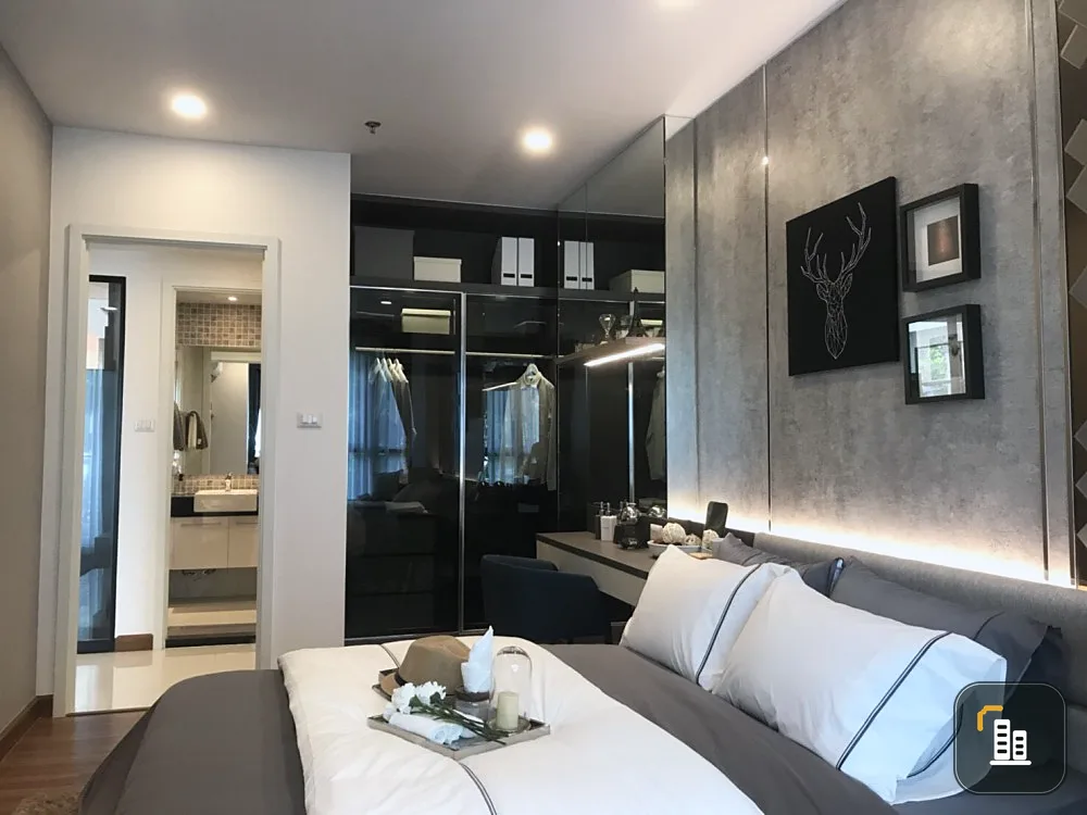 Sale down payment, Supalai Premier Condo, Charoen Nakhon, beautiful view, good position, great price, can't miss it.