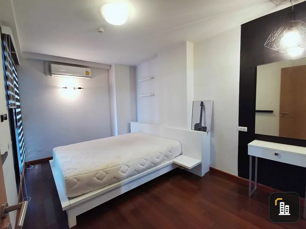 Sale/Rent Urgent!! Condo Le Cote Thonglor 8, fully furnished. Close to shopping areas, hurry and book now!!