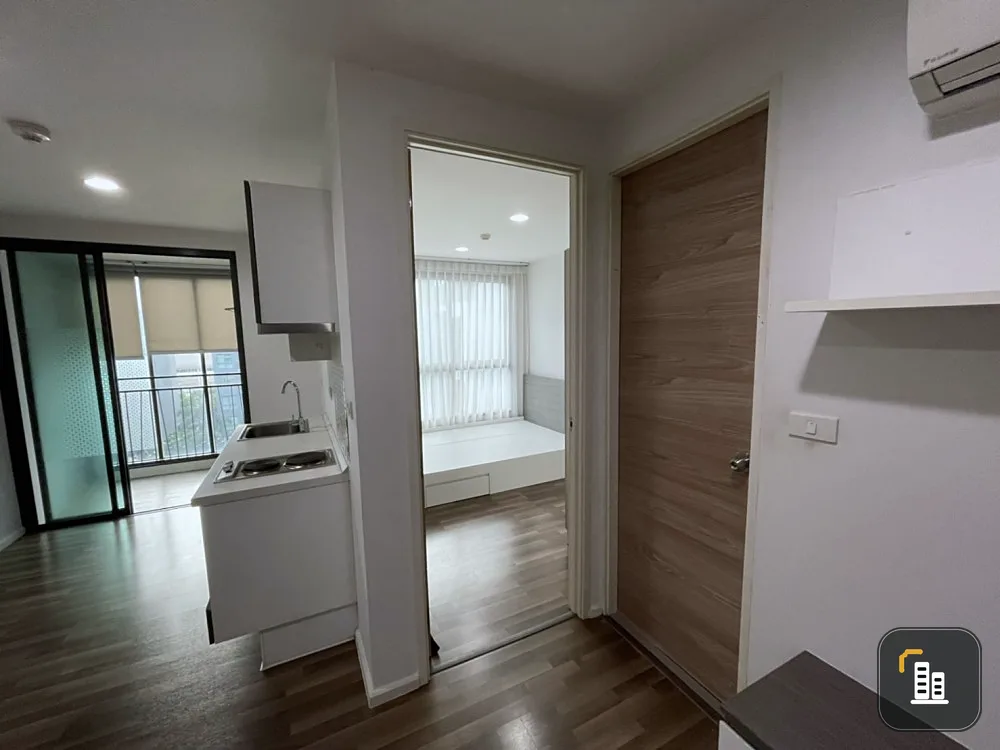 Sell/rent Living Nast Ramkhamhaeng, beautiful room, clean, very wide interior. Book now, don't wait, don't miss it.