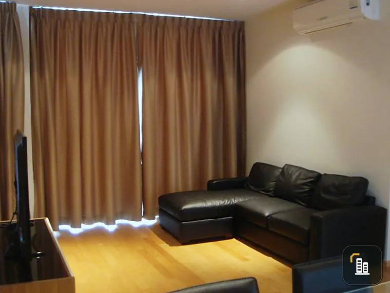 Condo for rent at Villa Ratchatew. The room is very big. Let me tell you. Hurry up. Limited quantity.