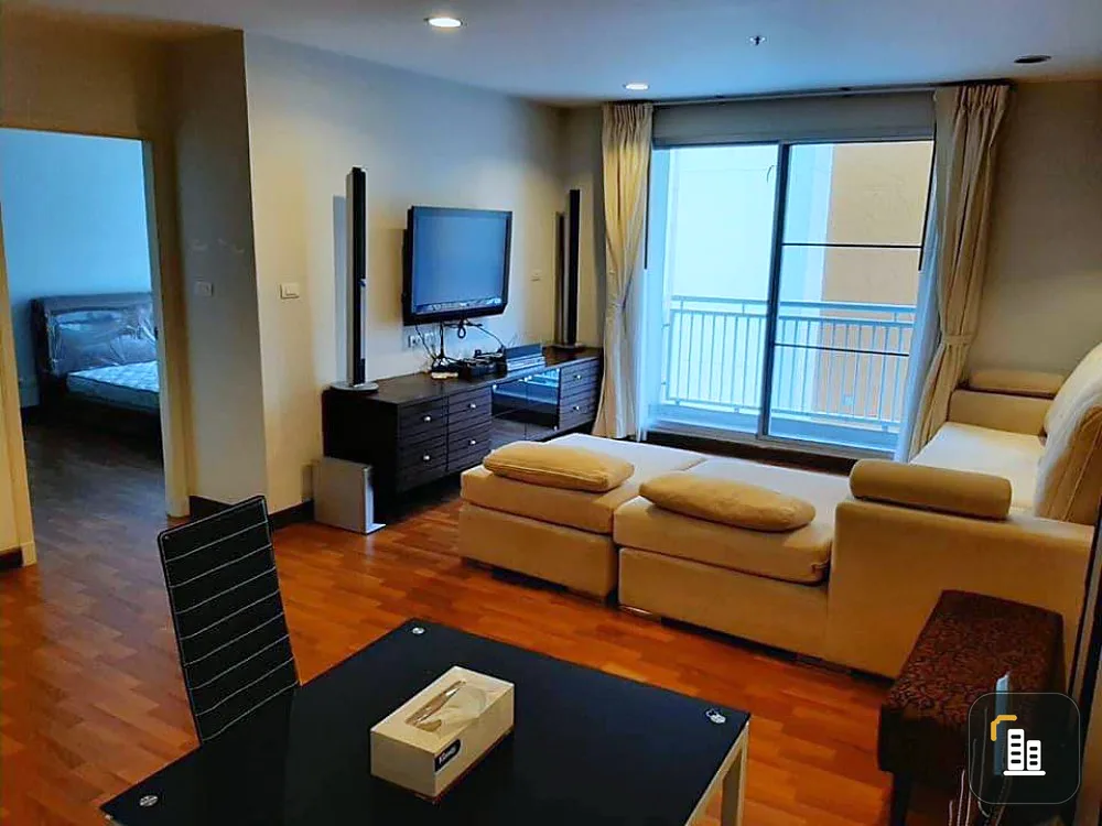 Condo Centric Scene Phaholyothin 9, big room, near BTS, don't miss it !!