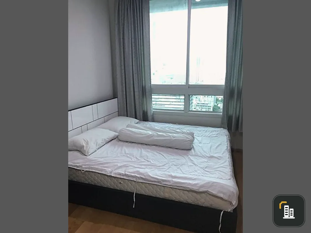 For Rent Villa Ratchathewi decorated in white tones, simple and comfortable. Don't be afraid to come quickly.