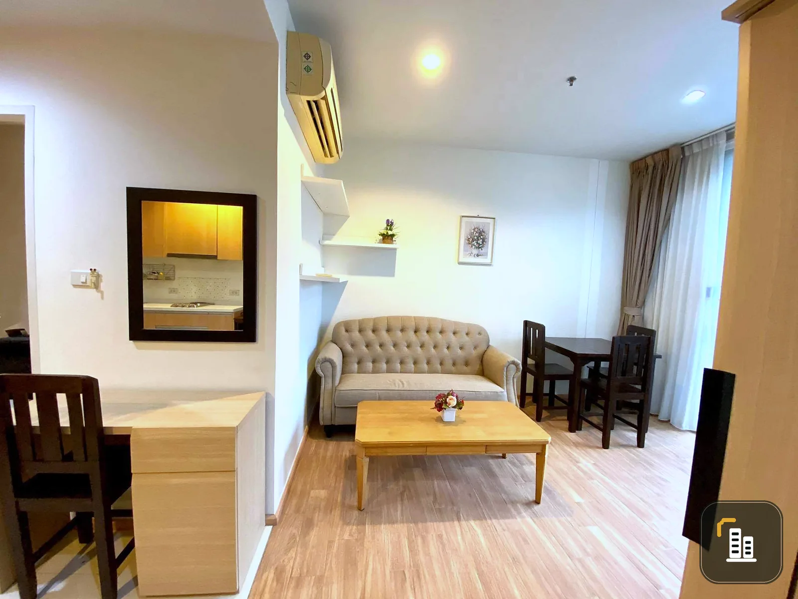 Rent Villa Ratchathewi but beautiful fully furnished Beautiful room, full, don't miss it.