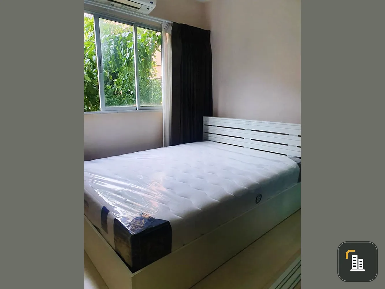 Wow, very nice room for rent or sale, Plum Condo Park Rangsit, fully furnished. Get a view of the garden and pool. Don't miss it.