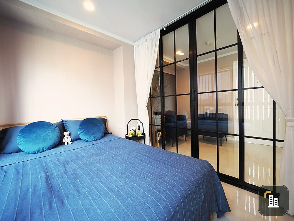 For sale, for rent!! Condo Lumpini Ville Phatthanakan-New Phetchaburi Road, beautiful room, furniture ready to move in. Don't wait, book now!!