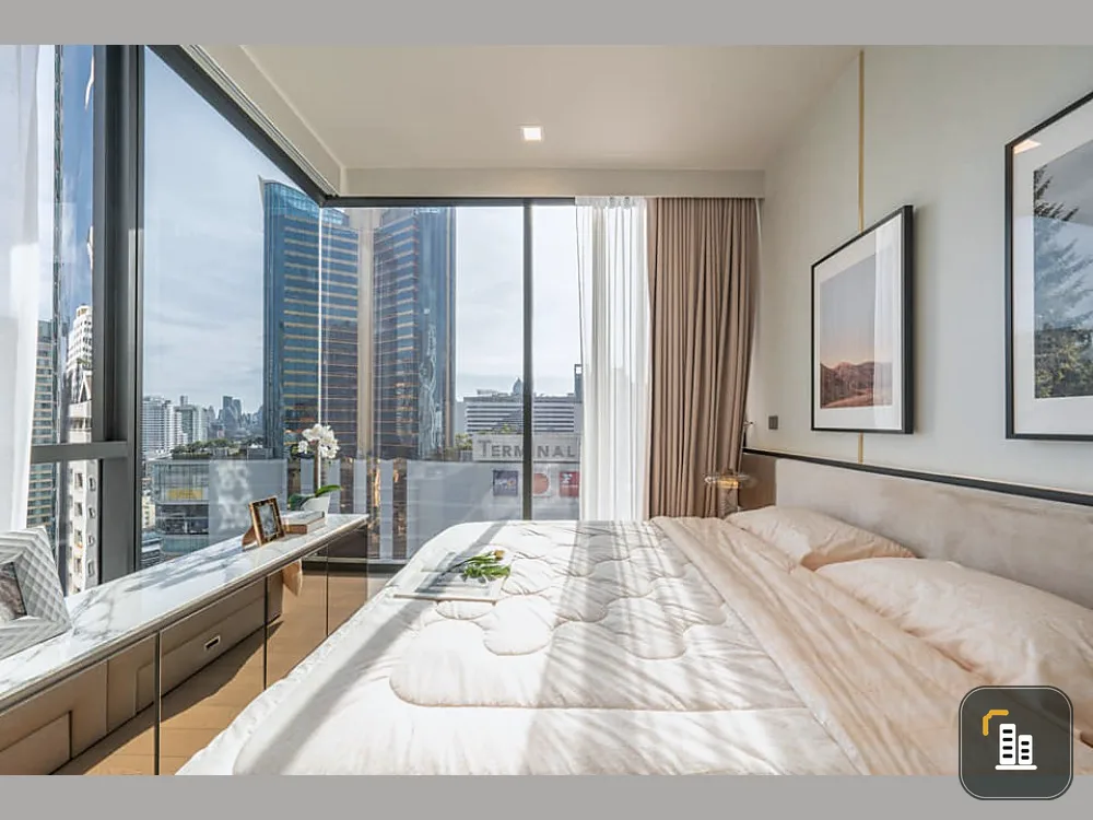 Sale Celes Asoke, luxury room, golden location, good view, super premium, fully furnished, buy for yourself or invest, guaranteed worth it.