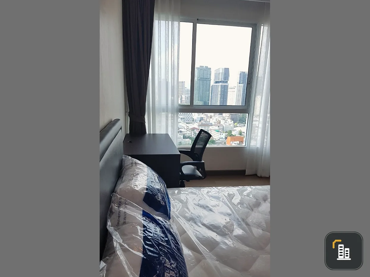 The view is very beautiful. Let's go to this room. Big room, don't miss it.