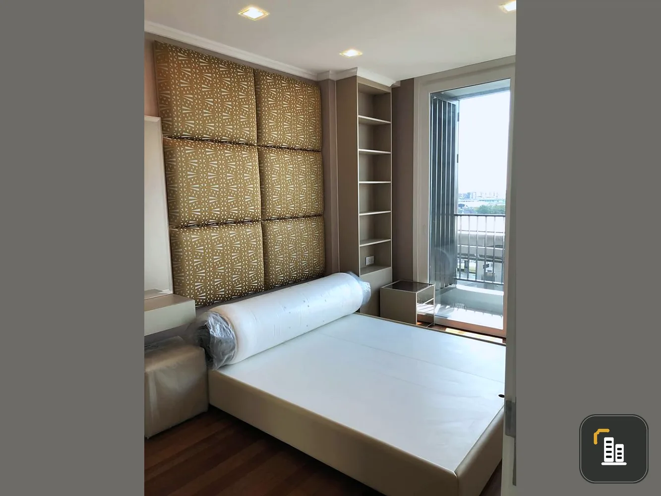 For rent urgently!! Condo The Metropolis, next to BTS, good location, don't hesitate, book now!!