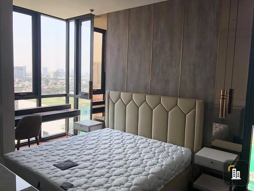 Condo for sale/rent, The Monument, Sanam Pao, corner room, beautifully decorated. If you miss it, you will regret it!!