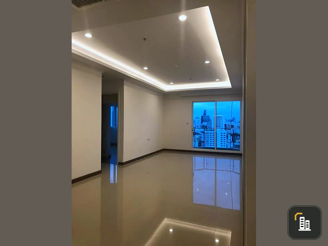 Quick sale! Luxury condo in the heart of the city, Supalai Elite Phayathai, Elite Suite room, 20th floor, very beautiful night view. Talk to us.