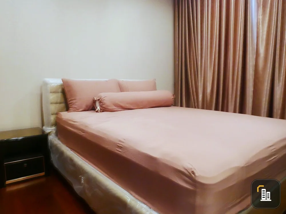 For rent urgently!! Condo The Metropolis, fully furnished. Balcony facing east, don't miss it!!